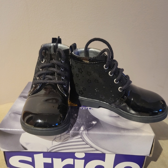Stride Rite Black Kids Boots - Picture 1 of 6